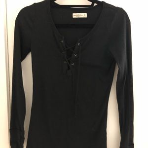 ⭐️Abercrombie & Fitch Lace Up Long Sleeved Top (M)